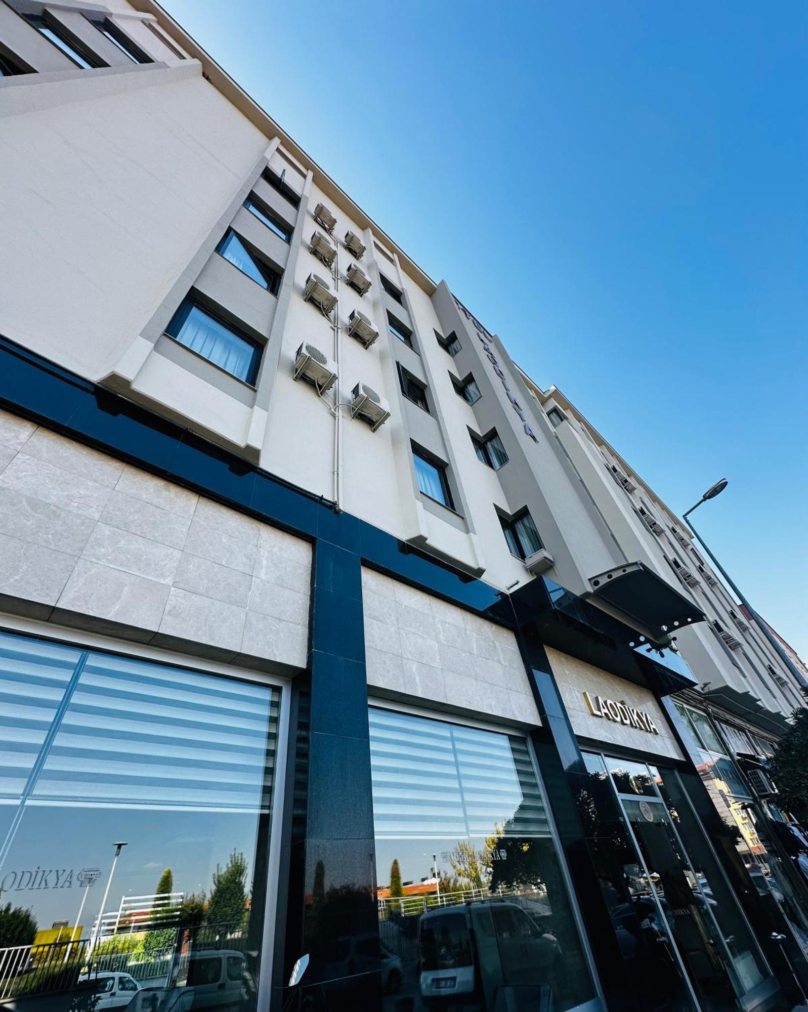 Otel Laodikya 3*